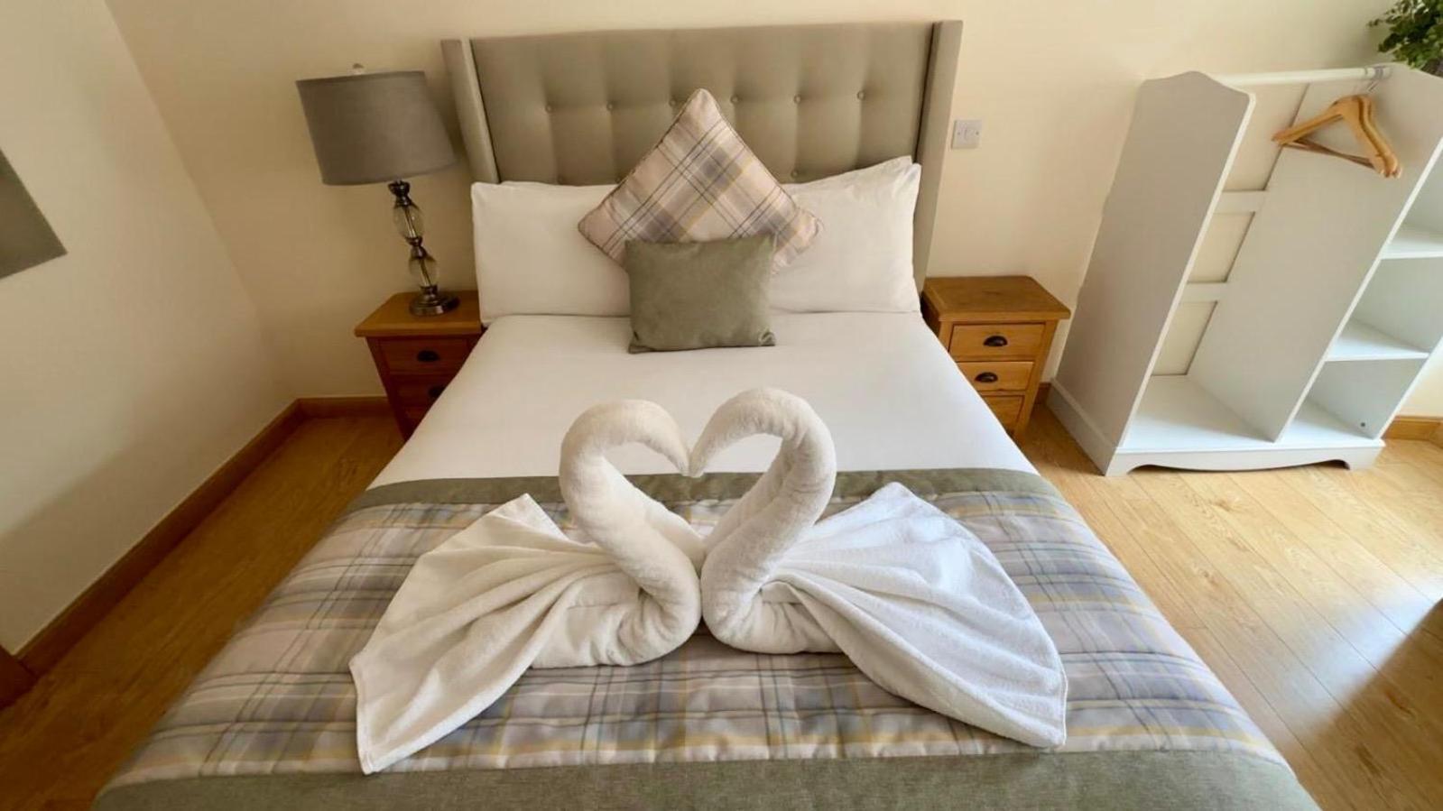 Waverley Inn Holiday Apartments Inverness Exteriör bild
